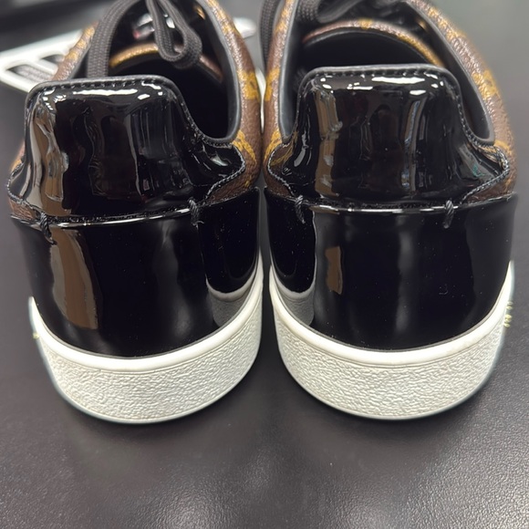 Authentic Louis Vuitton front row sneakers - Picture 6 of 7